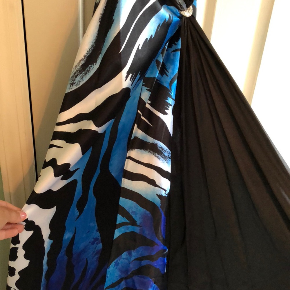 Cache Halter Low Back Gown - image 6